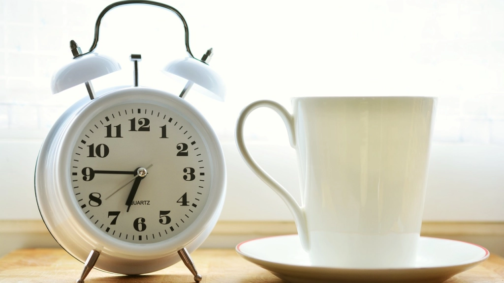 reloj despertador, taza, mañana, Pixabay