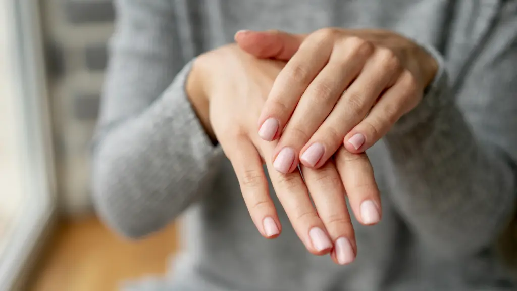 Uñas amarillas, Freepik