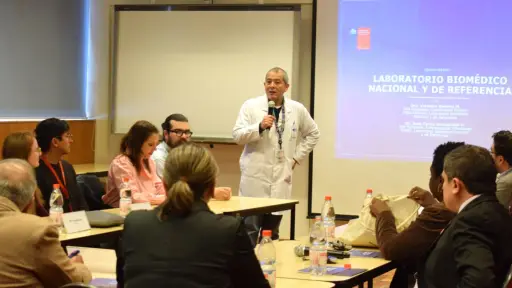 Ministerio de Salud e Instituto de Salud Pública ,Juan Carlos Hormazábal, jefe del Subdepartamento de Enfermedades Infecciosas del Laboratorio Biomédico presenta ante representantes de OPS, OMS