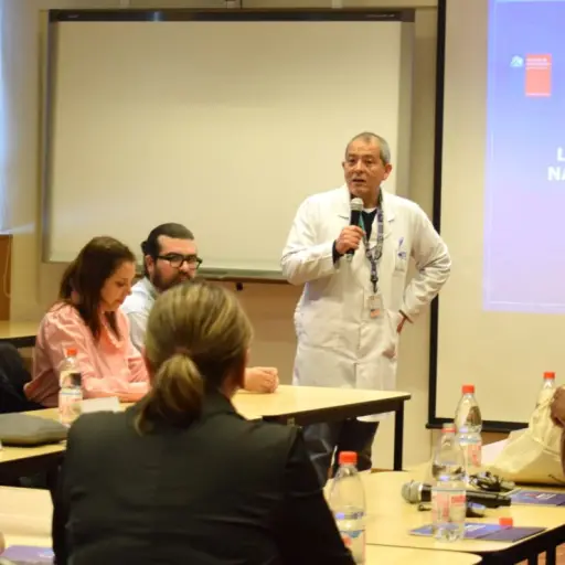 Ministerio de Salud e Instituto de Salud Pública ,Juan Carlos Hormazábal, jefe del Subdepartamento de Enfermedades Infecciosas del Laboratorio Biomédico presenta ante representantes de OPS, OMS