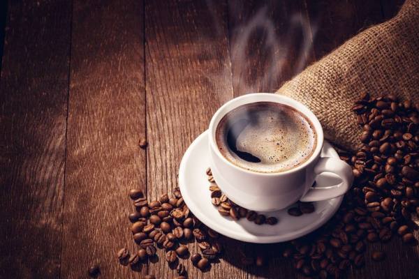 Café después de los 60: beneficios, riesgos y cuánto tomar para dormir bien