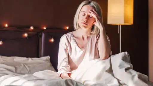 ¿Estrés o menopausia? Las señales silenciosas que muchas mujeres no reconocen + ,Prensa
